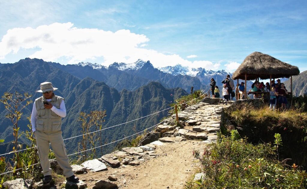 machu-picchu-mountain-viewpoint-andes-cusco-peru